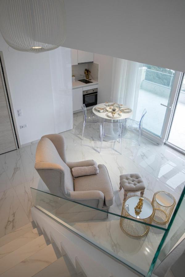 Dk Luxury Suite Néa Péramos Buitenkant foto