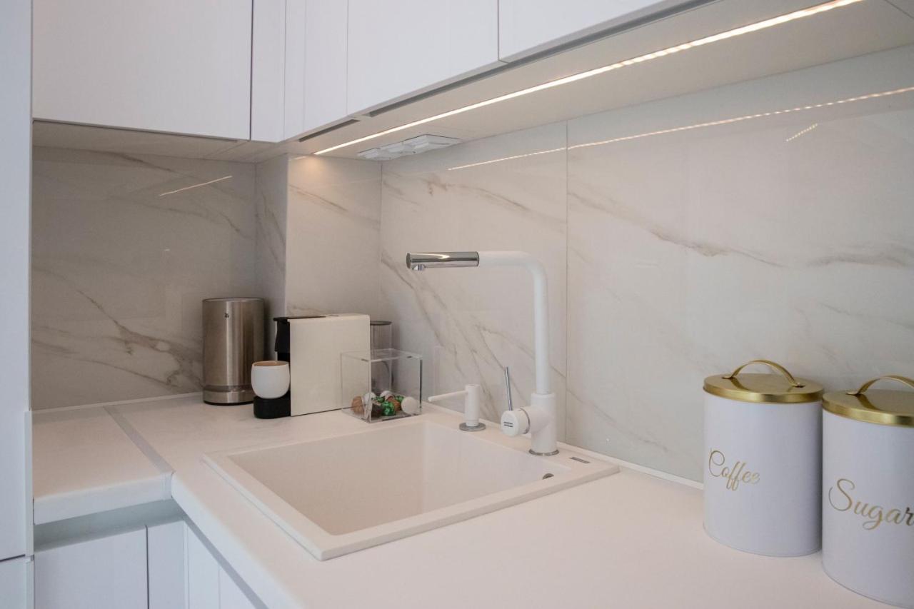 Dk Luxury Suite Néa Péramos Buitenkant foto