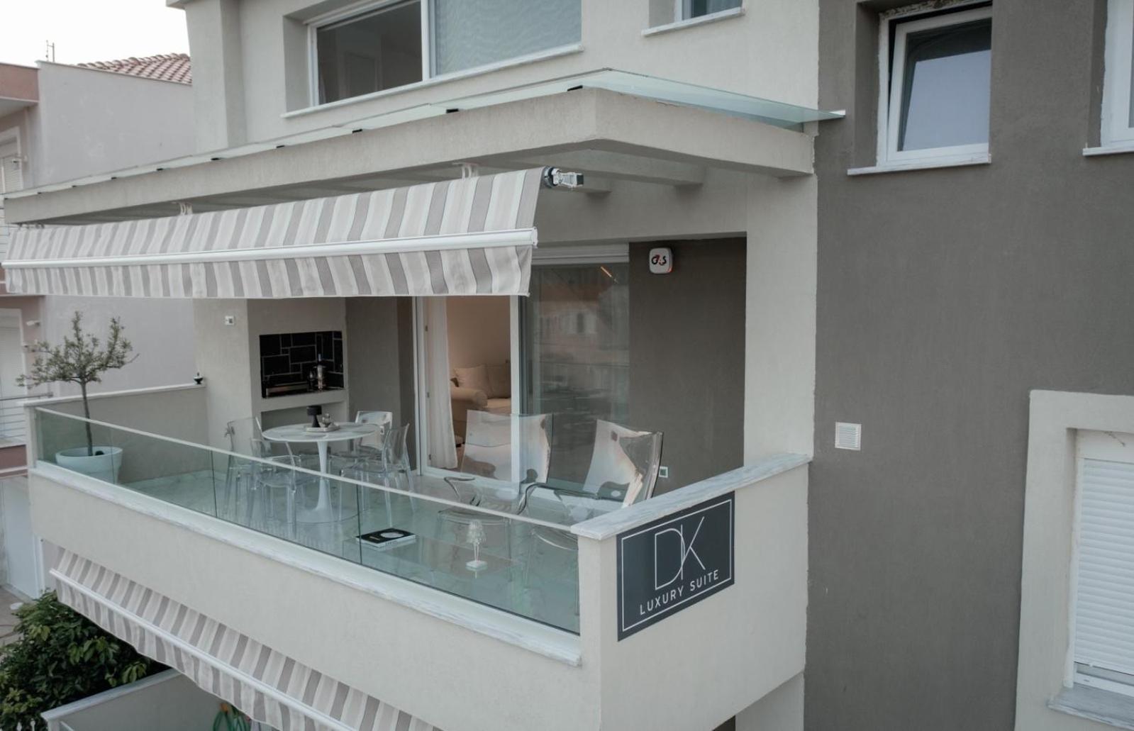Dk Luxury Suite Néa Péramos Buitenkant foto